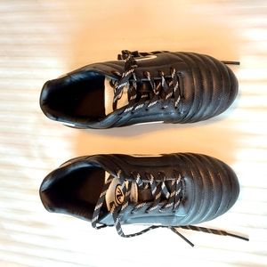 Athletic Works Boys Cleats Size 14 yth